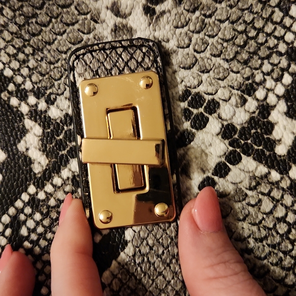 Purse - Picture 5 of 6